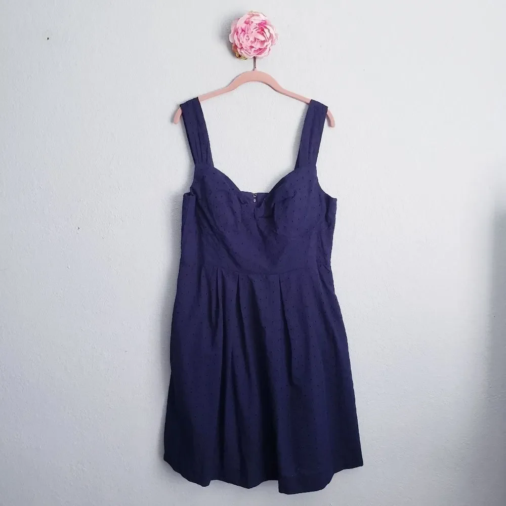 Lilly Pulitzer Cyndi Dress In Navy Blue Embroidered Fish Eyelet - Picture 2 of 11